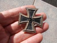 WW2,Njemacki orden,Iron Cross...Prve klase,original,  .signiran L/17