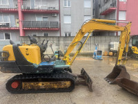 Mini bager Yanmar B37-2 težine 3200 kg.
