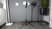 Selfie stick s Bluetooth daljinskim okidačem i ugrađenim stativom