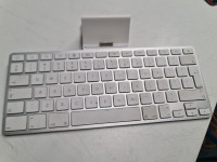 Apple iPhone iPad Dock A1359 tastatura