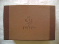 Kutija za mobitel Vertu Ferrari - zatvaranje na magnet