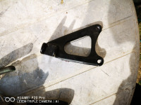 Yamaha r1 big bang ostečen trokut