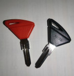 Aprilia sr rsv dorsoduro tuono etv 50 125 750 1000 kljuc NOVO