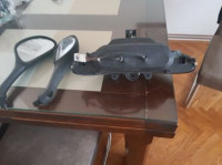 gilera 2005 godina prednje svijetlo 200 kuna,2 retrovizora 150 kuna ob