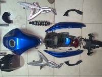 Kawasaki Er6n dijelovi