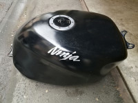 Kawasaki ZX-7R, rezervar, tank goriva