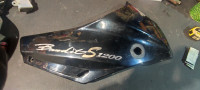 Suzuki Bandit 1200 GSF 1200 S dijelovi / desna bočna plastika