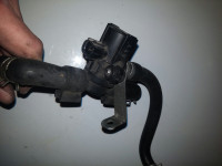 yamaha r6 2006 ventil na poklopcu ventila