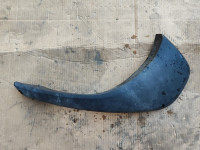 Yamaha Tricity 125 14-23 prednju plastiku štitnik za noge 2CMF834600