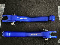 YAMAHA-YZF R6-PLAVE POLUGE KOČNICA + KVAČILO-VRHUNSKE!!!