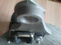 Zadnja kočiona klješta s oblogama i nosačem od Yamahe R1 2007