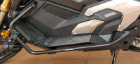 zaštita motora ili crash bar Honda ADV 750 crni i sivi