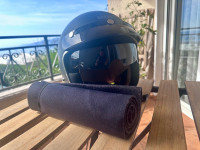 Kaciga za skuter vel. L i steznik univerzalan