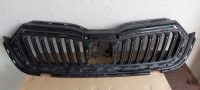 1233-SKODA OCTAVIA 4 PREDNJA MASKA
