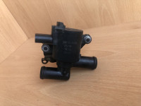 5Q0906457K 5Q0122096AB - POMOĆNA VODENA PUMPA AUDI A3 VW PUMPA