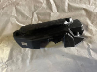 7788918 - STRAŽNJI POKLOPAC MOTORA BMW 5 X3 E60 E61 E83