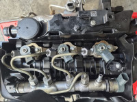 dizne injektori bmw B37 motor 3 cil. 8511630 pumpa / set