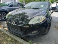 Fiat bravo 2009 godina u dijelovima  prodajem 1,6  77 kw, motor dobar