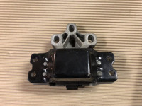 GOLF 5 6 V VI lijevi nosač motora VW AUDI lijevi 1K0199555