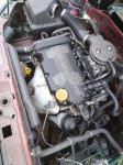 Motor za opel corsu c 12.16v