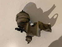 Nosač motora Passat B5 VW Volkswagen