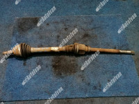 POLUOSOVINA PEUGEOT 308 1.6 HDI 5 BRZINA PREDNJA DESNA