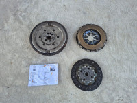 Set kvacila zamajac Nissan Juke F15 1.2 DIG-T 2014-2019 god 302059210R