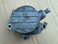 vw polo golf vakum tandem pumpa 038 145 101 B