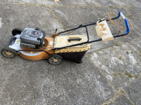 Samohodna motorna kosilica sa košarom košem potpuno ispravna