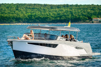 Alfastreet 28 cabin