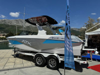 ATX 20 Type-S Surf – Profesionalni wake i surf brod, idealan za Jadran