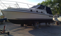 AZIMUT 28, 2x100 KW, TD ( 2 kabine,salon,kuhinja,wc,prostrana krma )