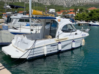Beneteau Antares 7  Minn kota