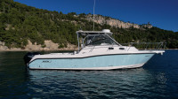 Boston Whaler Conquest 305