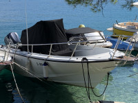 Boston Whaler Outrage 24 Offshore Fishing Boat