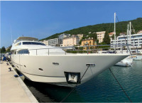 Ferretti custum line 94
