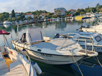 Vanguard 21 sundeck 6.5m  Mercury 200