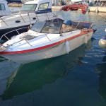 Gliser s yamaha unutarnjim motorom i trajlerom