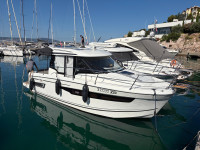 Jeanneau Merry Fisher 895 (2022.) – Privatno korišten, bogata oprema,