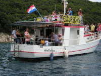 MOTORNI BROD ***SUPER POVOLJNO***PRILIKA!!!