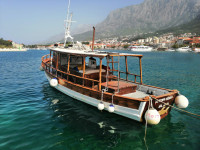 Turistički drveni brod, atraktivan, praktičan, HITNO