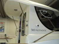 QUICKSILVER 580 PILOTHOUSE