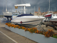 REGAL 2250 CUDDY