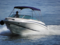 Plovilo, motorni brod, gliser Regal 2250