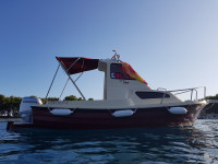 Ven 501 k Honda BF50 267 radni sati super očuvan.