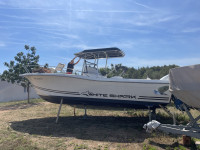 WHITE SHARK 285 – MODEL 2002. (8,99 m) Kabina, kuhinja + kupaonica