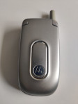 Motorola V171, sve mreže, sa punjačem ----ispravna , vrlo očuvana