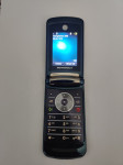 Motorola V8,097/098/099 mreže,sa punjačem --vrlo dobro očuvan