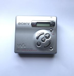 Sony MZ R-501 MINI DISC PLAYER /RECORDER  + 2 poklona !!