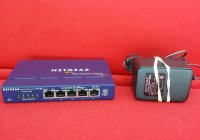 Netgear ProSafe FS105 - 5 Port Unmanaged Desktop Fast Ethernet Switch